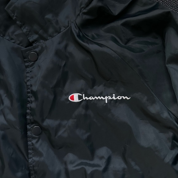 Champion Cropped Jacket - Picture 2 of 5